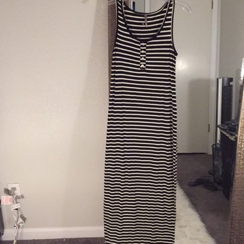 ✨LIKE NEW✨Maxi Dress